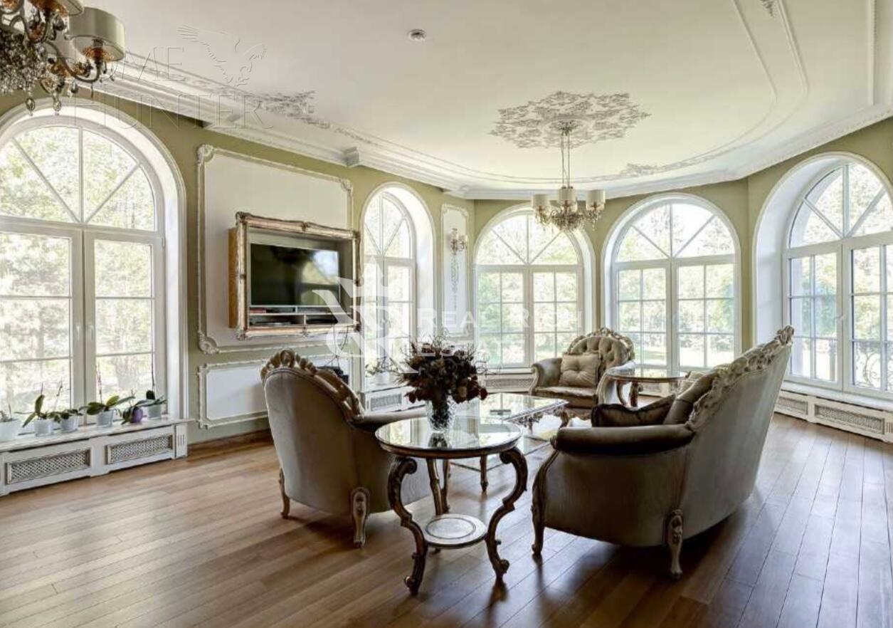 2-этажный коттедж 1 800 м² с отделкой