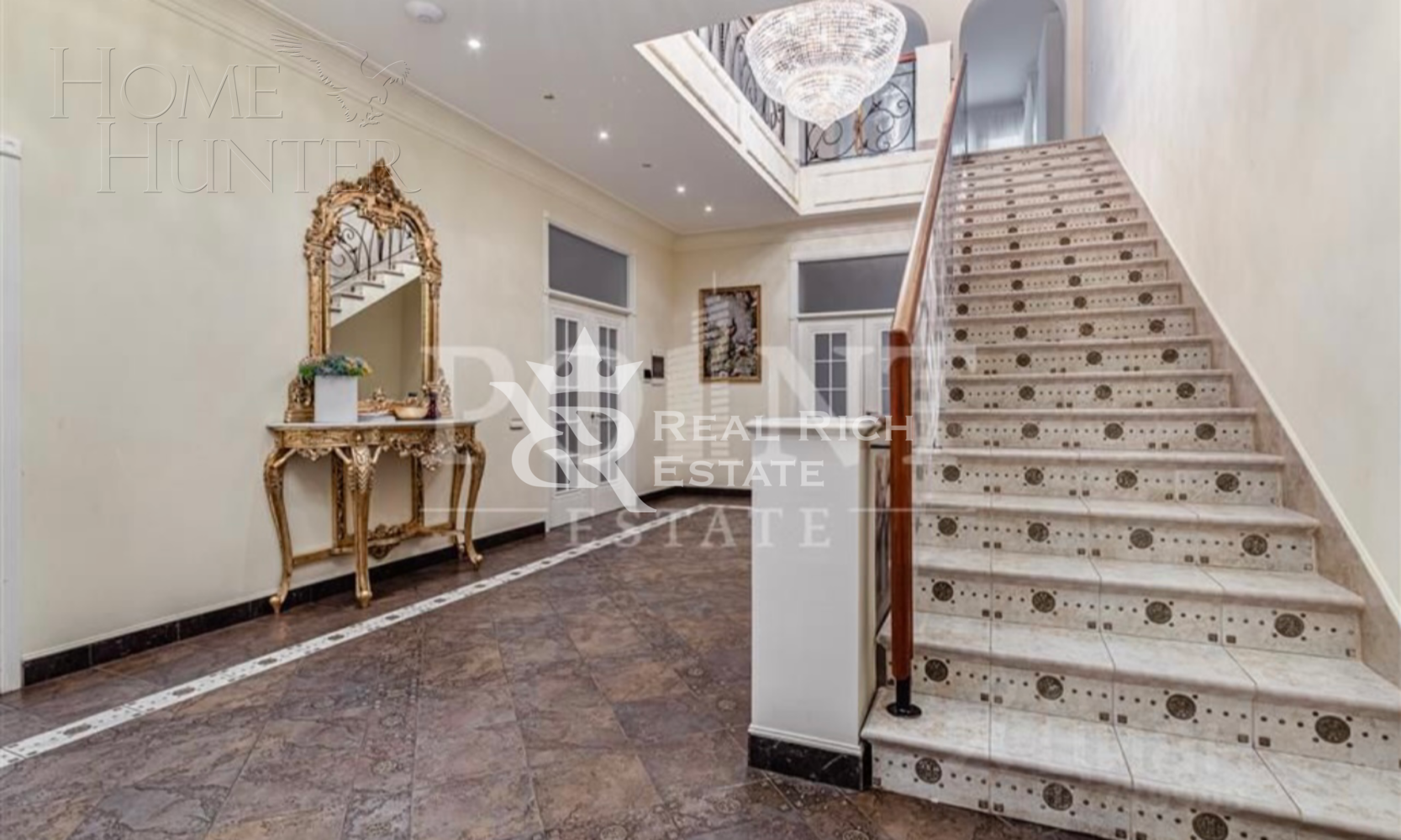 2-этажный коттедж 850 м² с отделкой