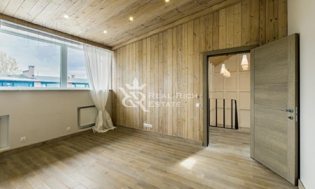 3-этажный таунхаус 360 м² с отделкой