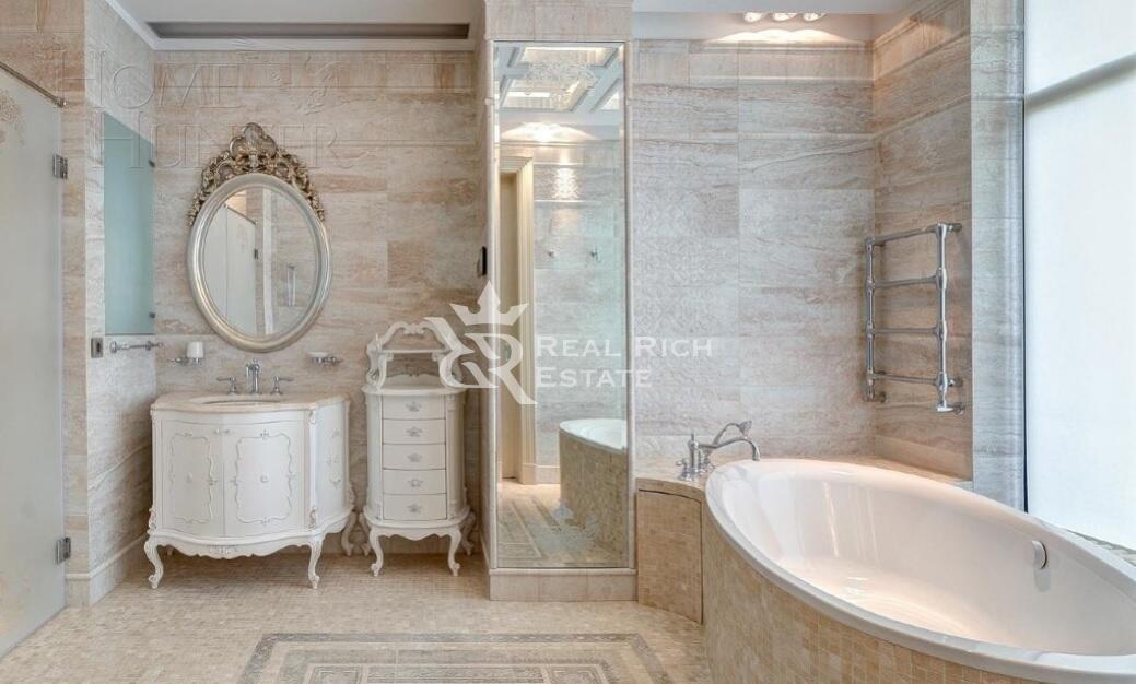 3-этажный таунхаус 340 м² с отделкой