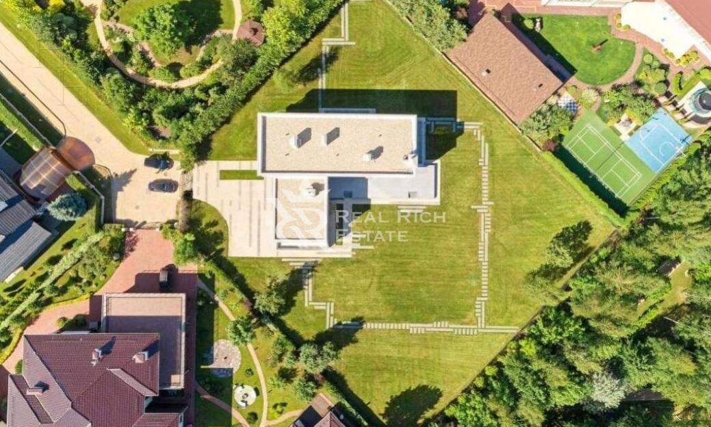 2-этажный коттедж 650 м² с отделкой