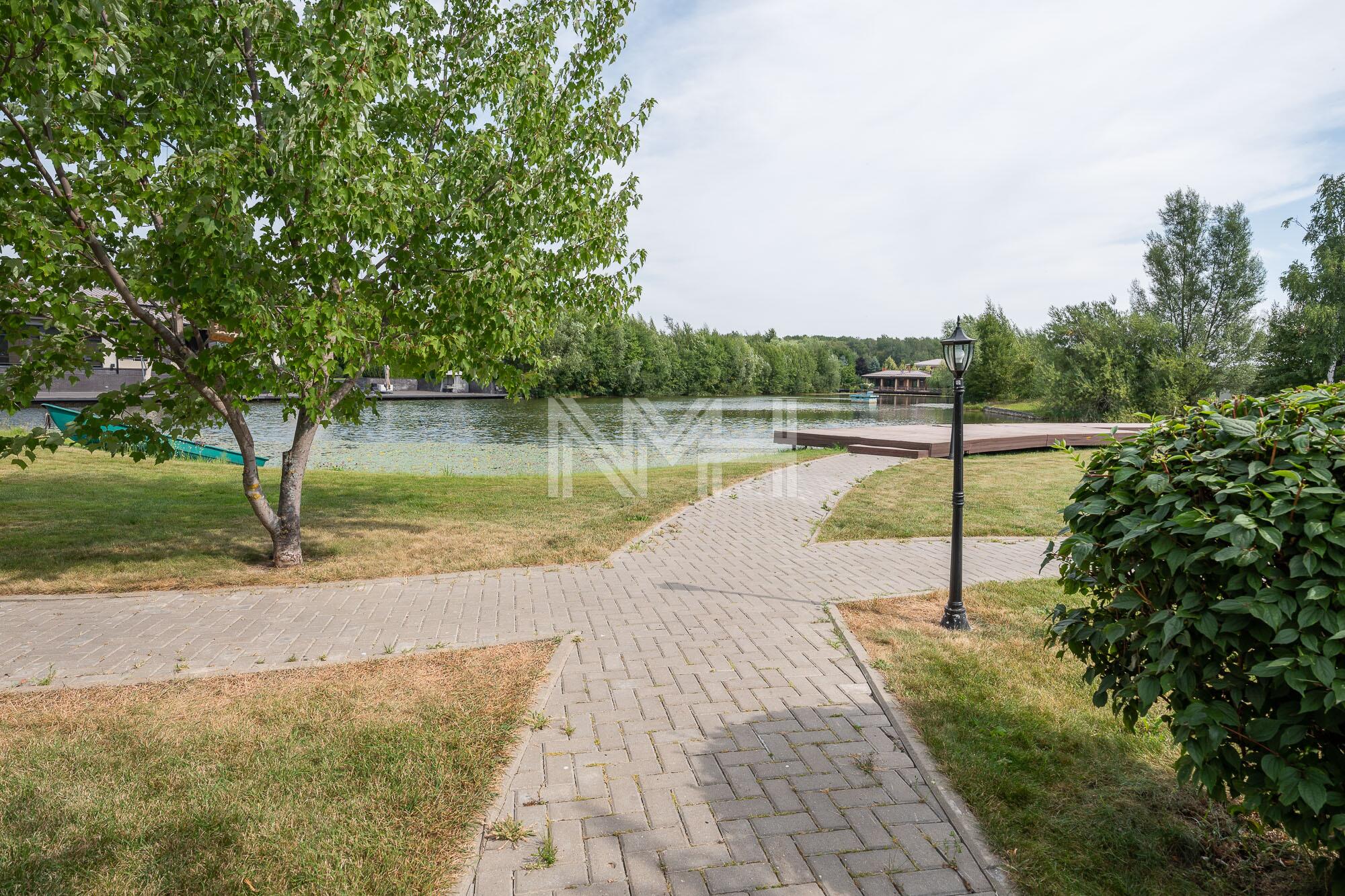 2-этажный коттедж 550 м² без отделки