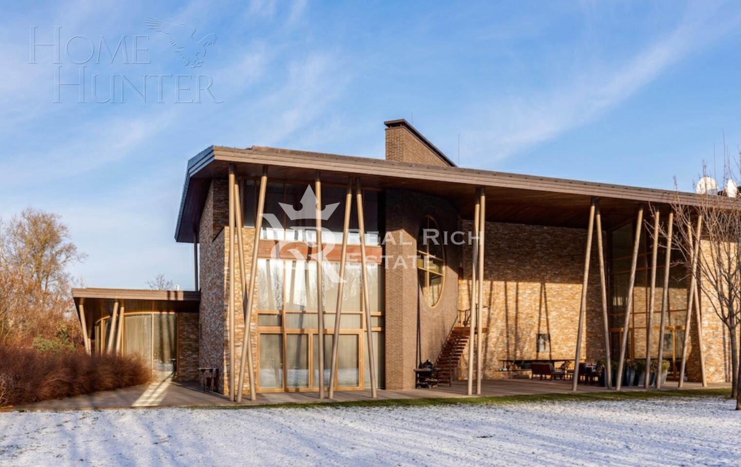 2-этажный коттедж 1 360 м² с отделкой