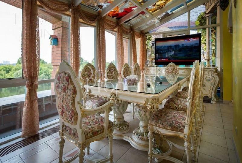 10-КОМН. КВАРТИРА С ОТДЕЛКОЙ 560 М² НА 4 ЭТАЖЕ