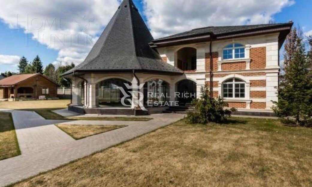 2-этажный коттедж 1 300 м² без отделки