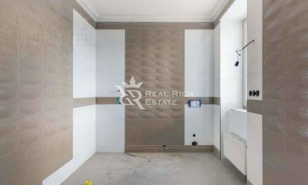 2-этажный коттедж 1 300 м² без отделки