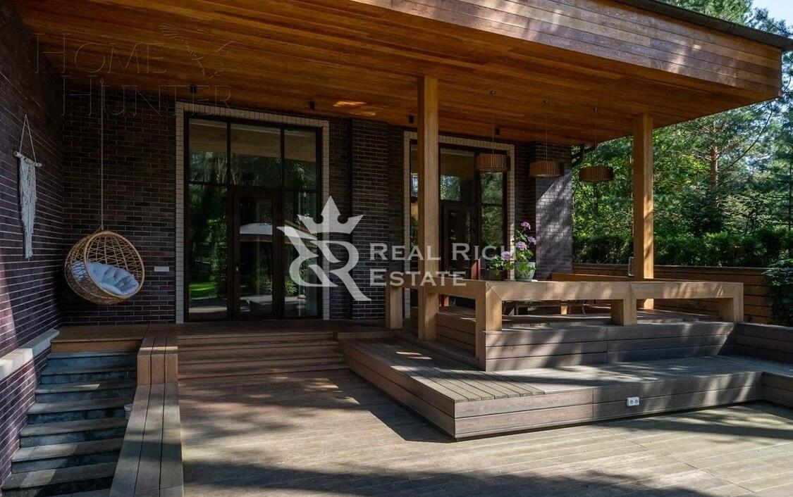 3-этажный коттедж 1 500 м² с отделкой