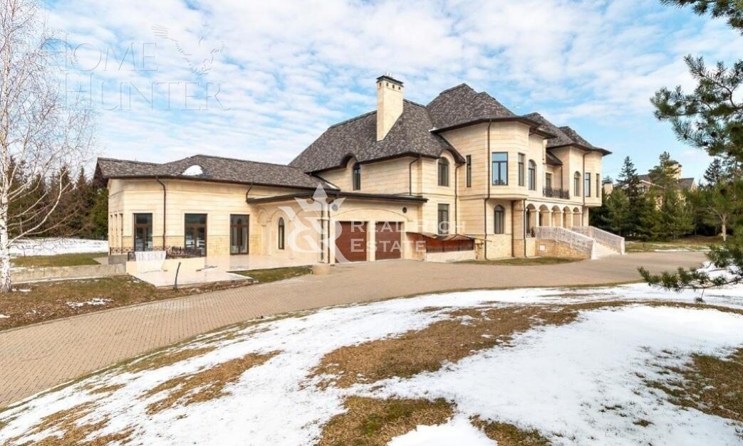 2-этажный коттедж 2 800 м² без отделки