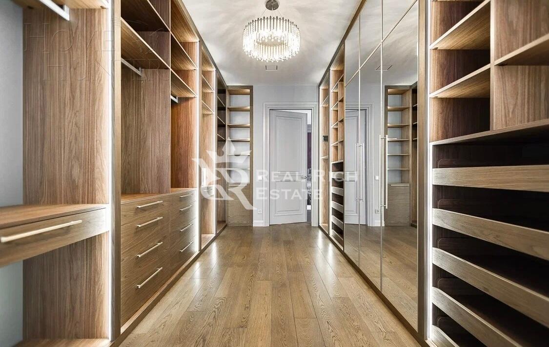 2-этажный коттедж 787.3 м² с отделкой