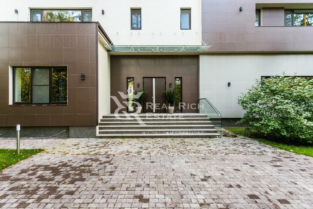 2-этажный коттедж 1 200 м² с отделкой