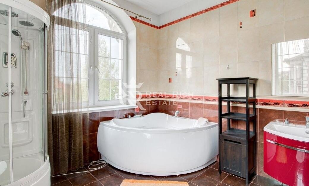 2-этажный коттедж 690 м² с отделкой