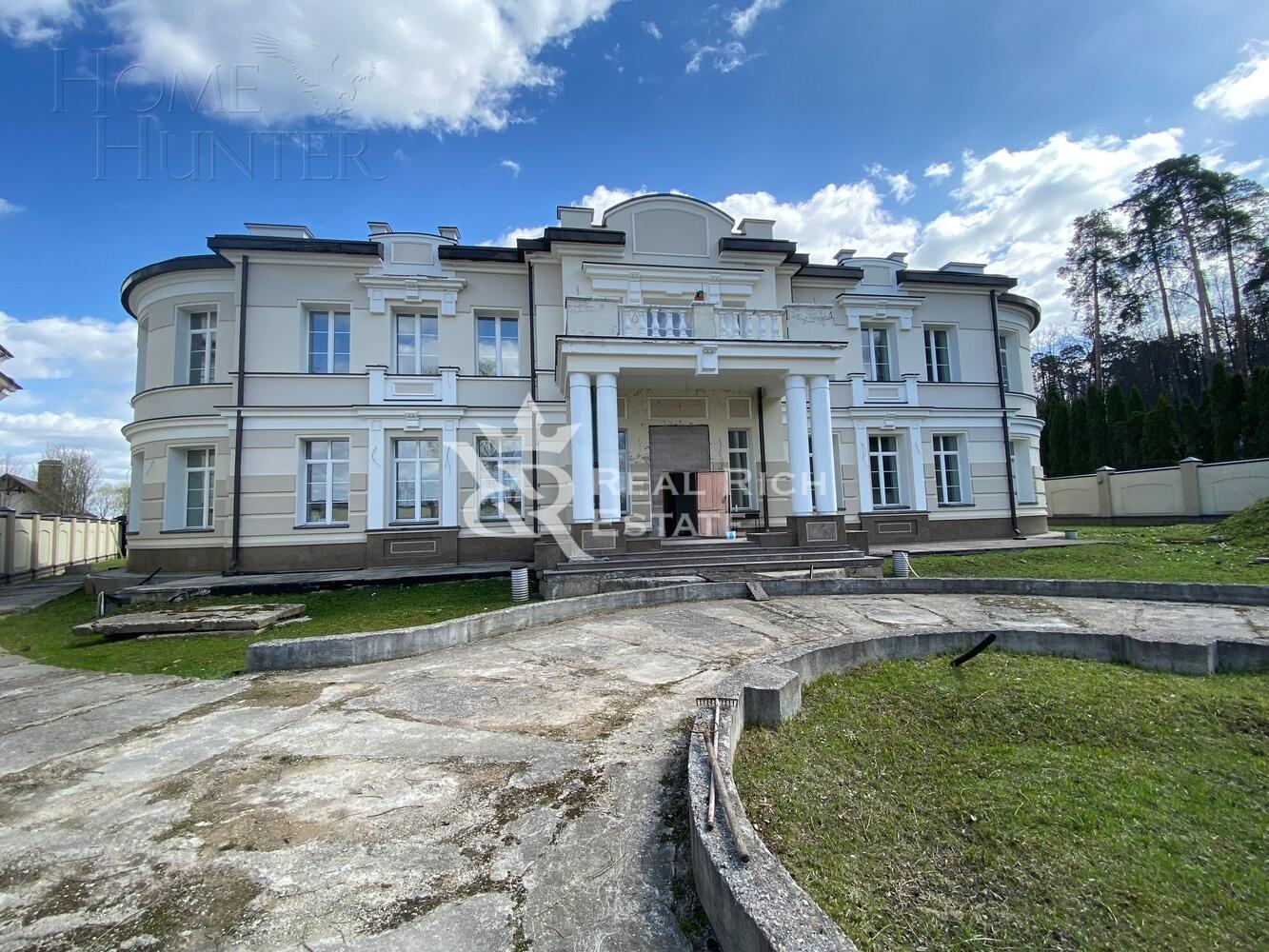 2-этажный коттедж 2 200 м² без отделки