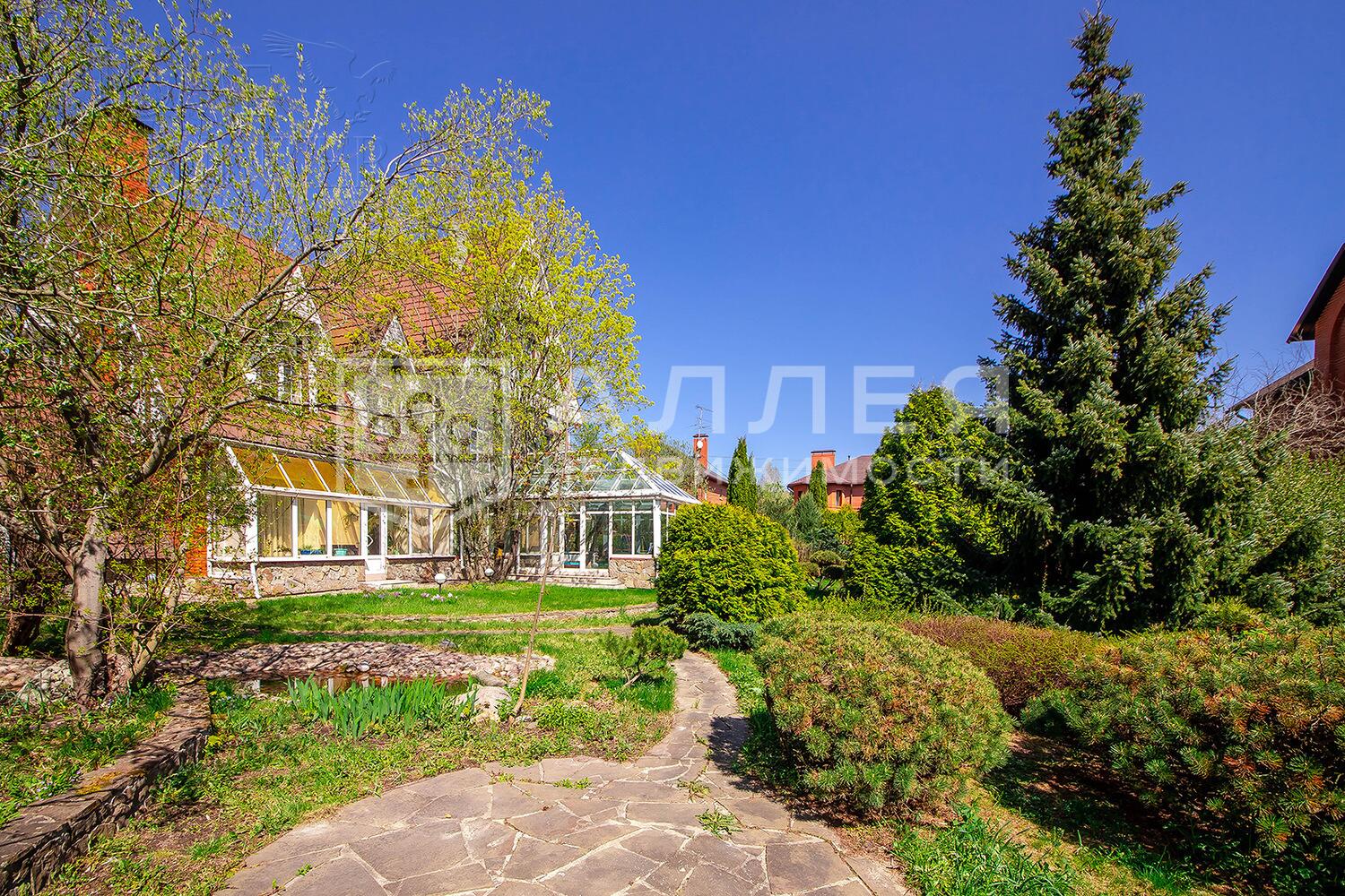 3-этажный коттедж 475 м² с отделкой