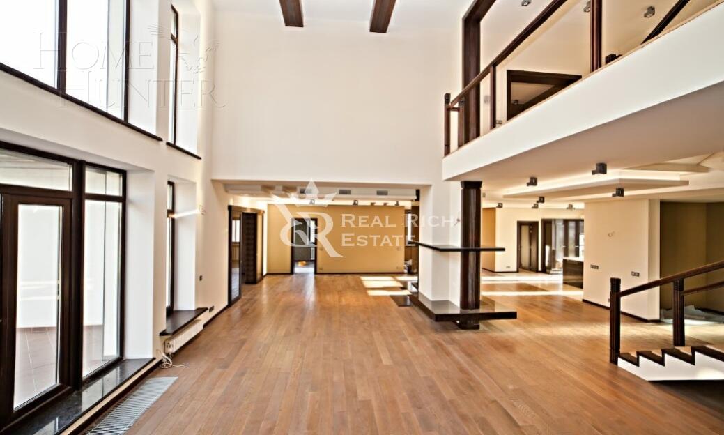 2-этажный коттедж 1 000 м² с отделкой