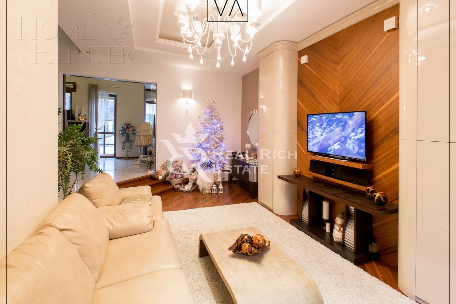 3-этажный таунхаус 200 м² с отделкой