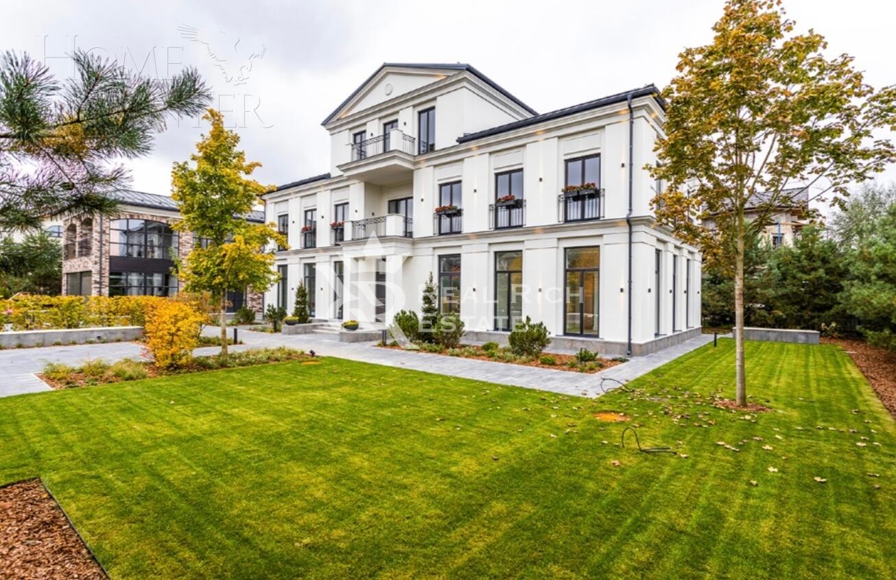 2-этажный коттедж 890 м² с отделкой