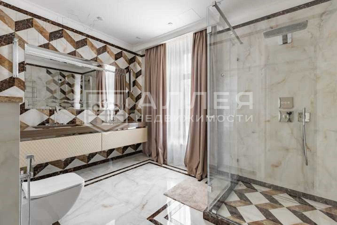 2-этажный коттедж 500 м² с отделкой