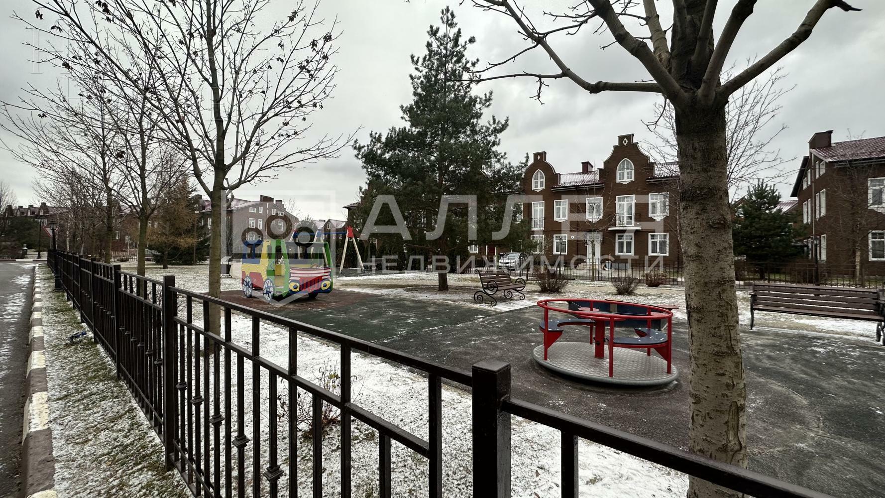 3-этажный таунхаус 180 м² с отделкой