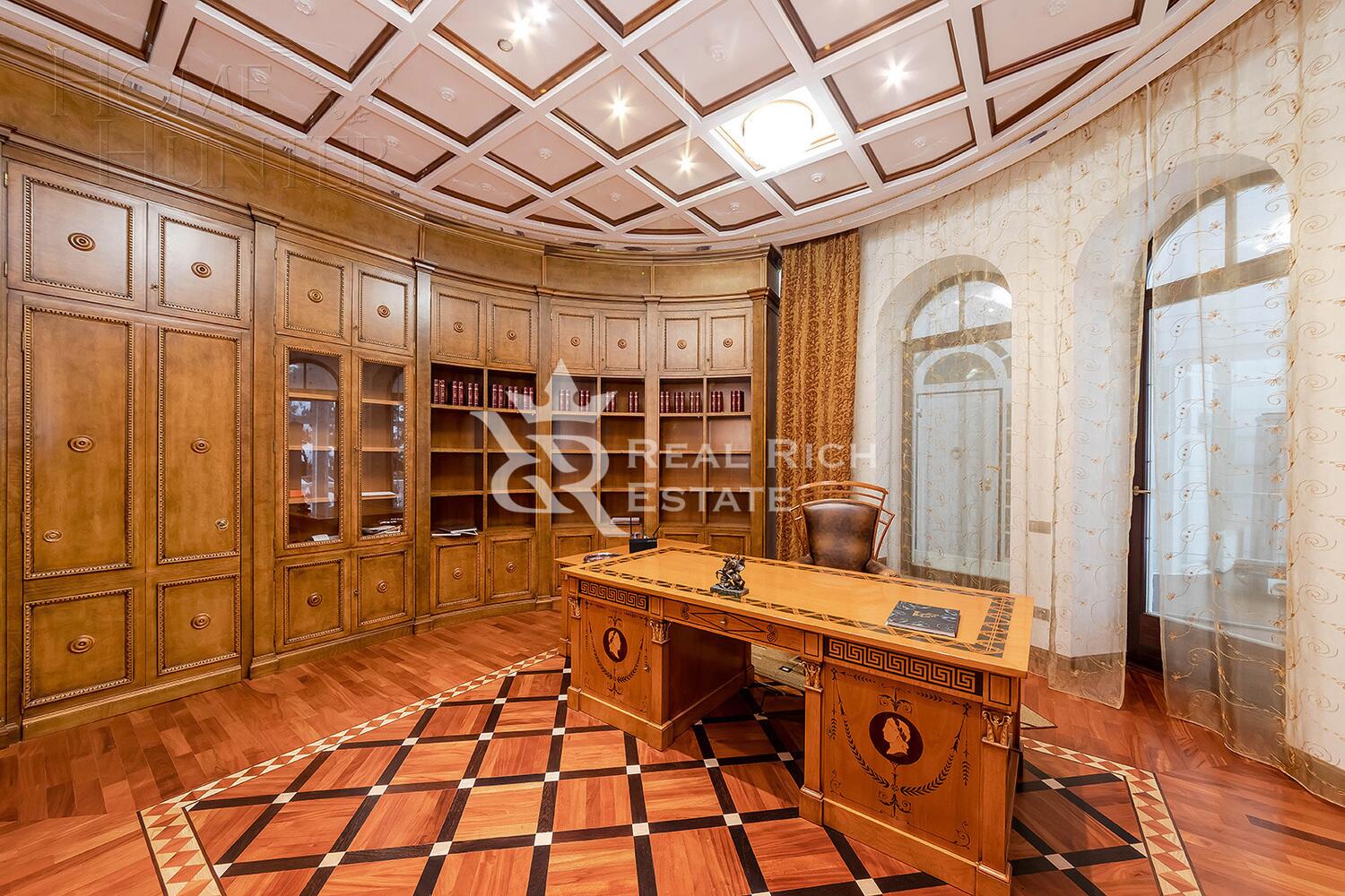 2-этажный коттедж 900 м² с отделкой