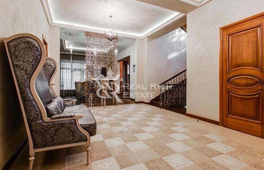 2-этажный коттедж 763 м² с отделкой