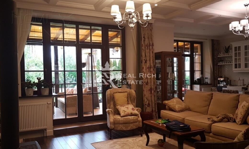 3-этажный таунхаус 390 м² с отделкой