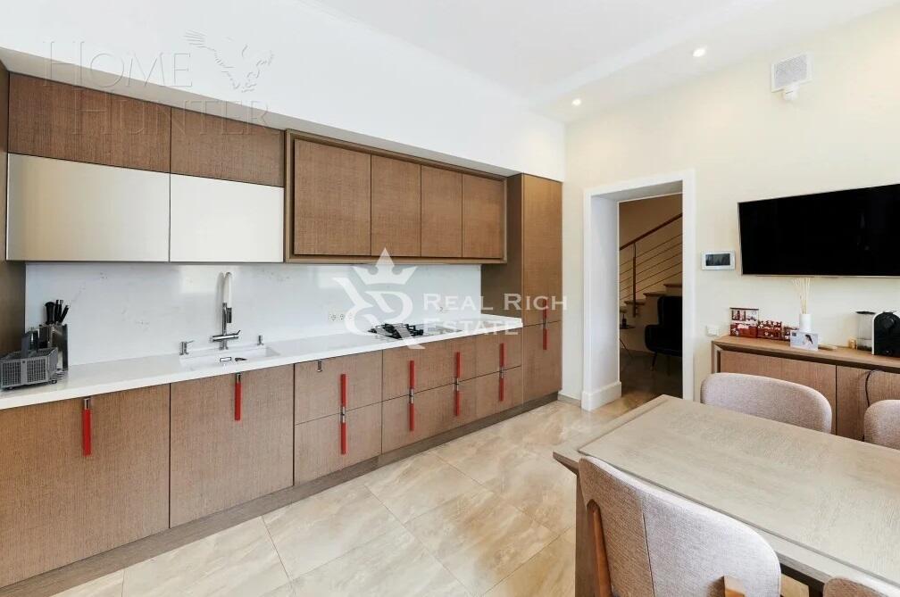 2-этажный коттедж 396 м² с отделкой