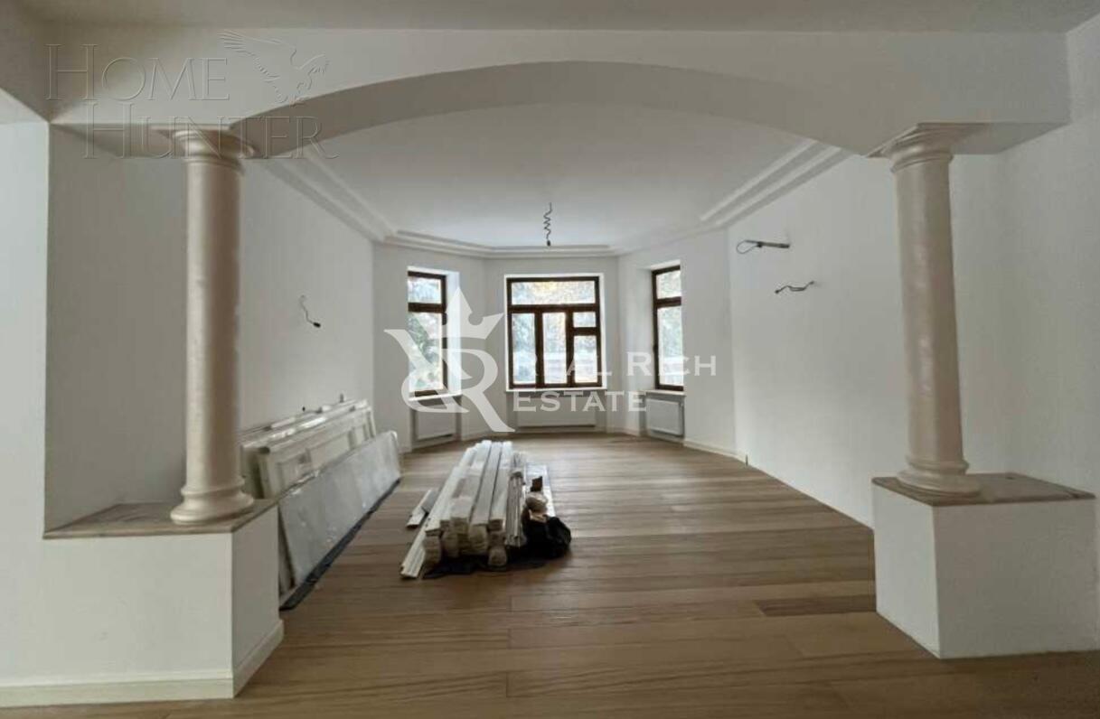 2-этажный коттедж 1 540 м² с отделкой