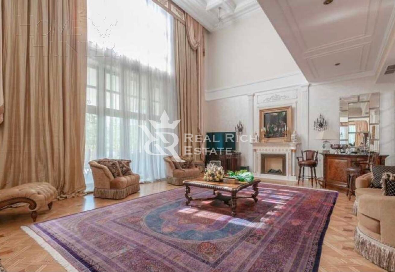 3-этажный коттедж 1 800 м² с отделкой