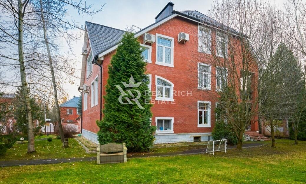 3-этажный коттедж 722 м² с отделкой