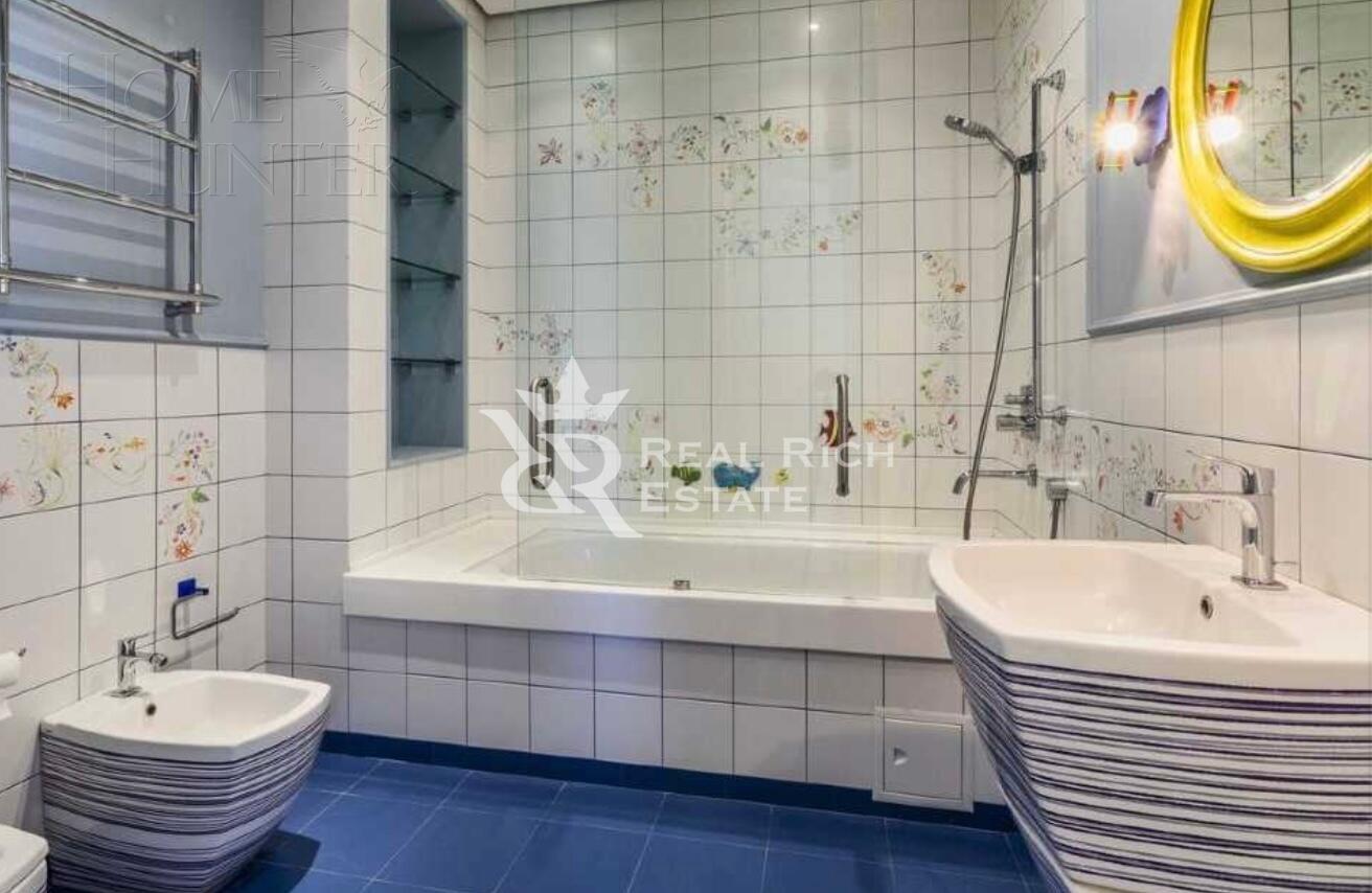 2-этажный коттедж 850 м² с отделкой