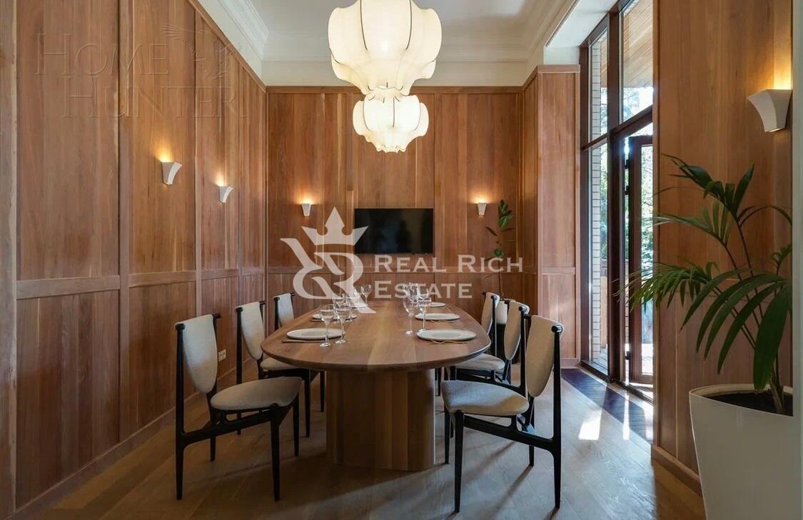 3-этажный коттедж 1 500 м² с отделкой