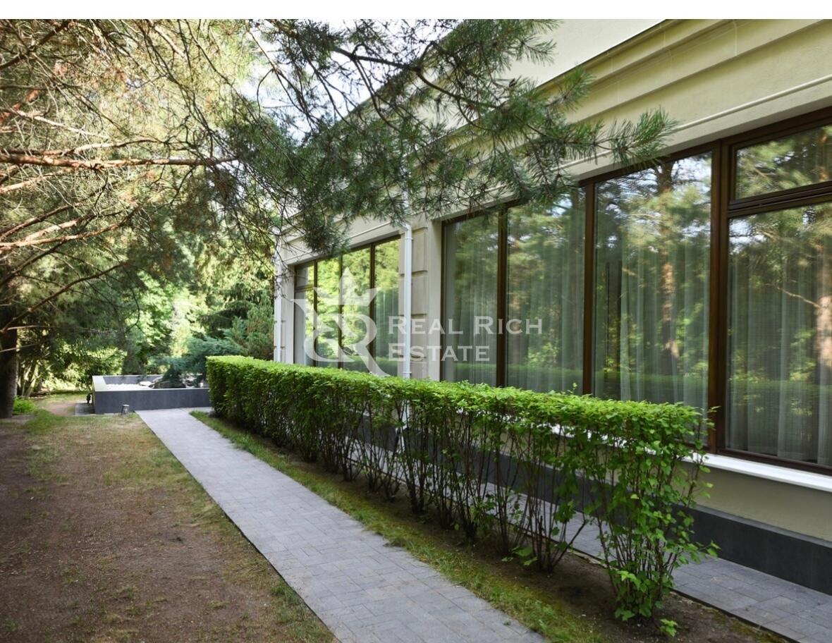 2-этажный коттедж 921.2 м² с отделкой