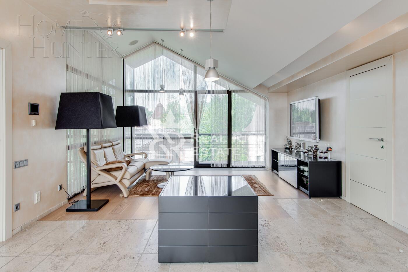 2-этажный коттедж 1 100 м² с отделкой