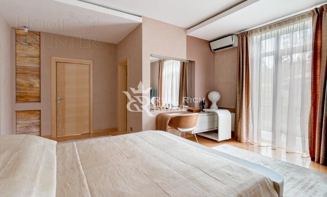 3-этажный коттедж 550 м² с отделкой