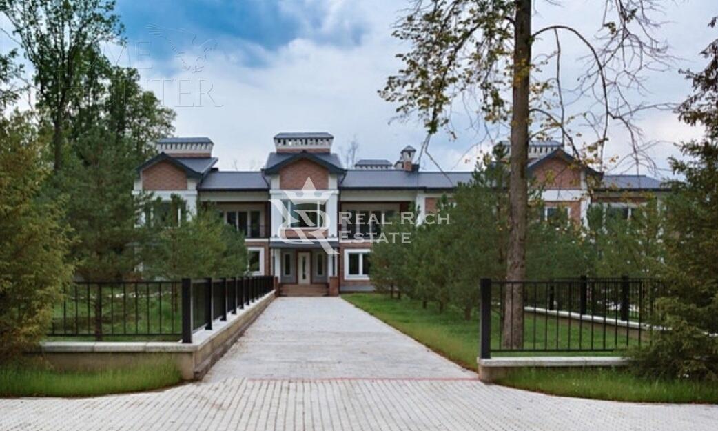 2-этажный таунхаус 350 м² с отделкой