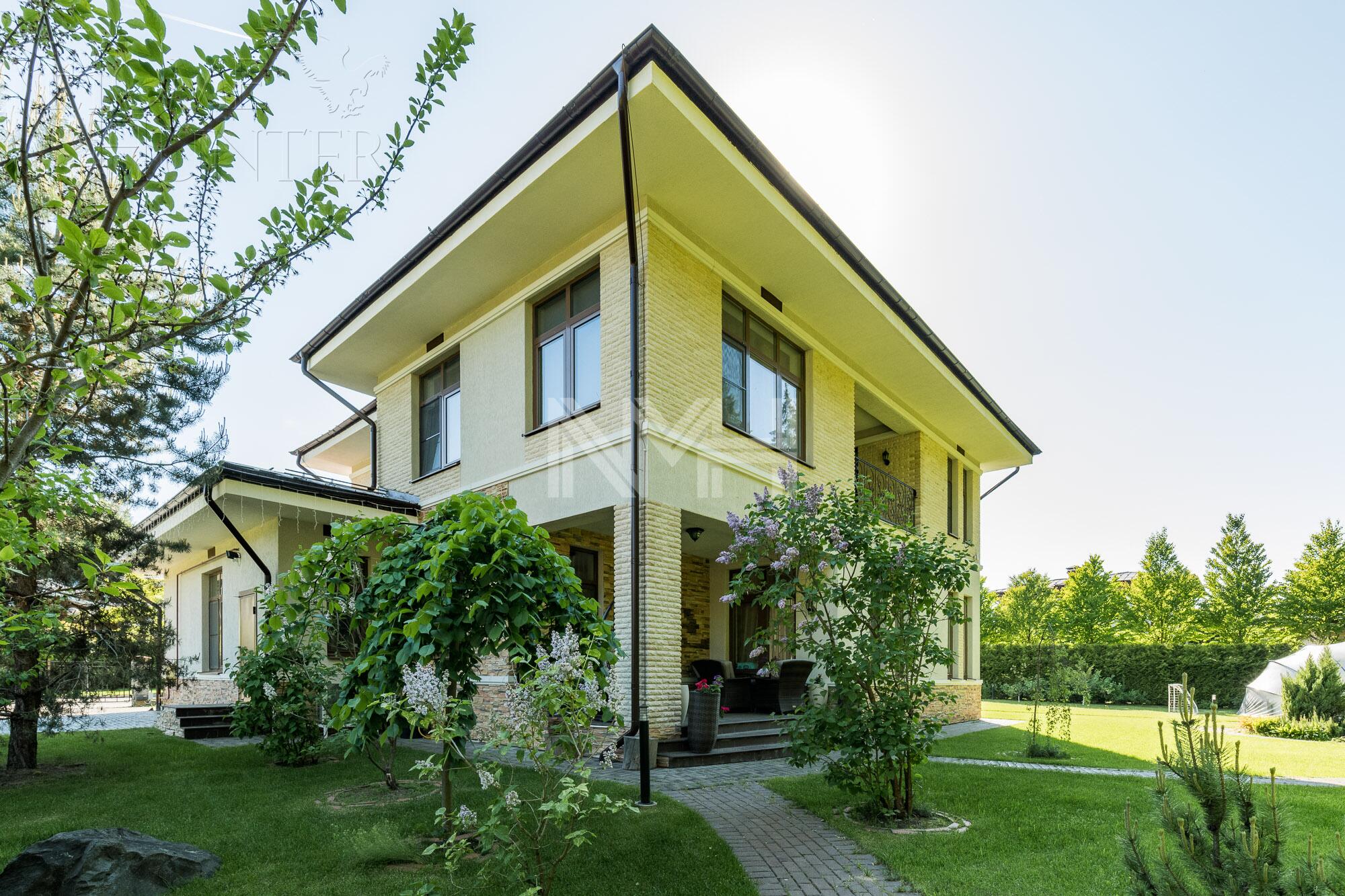 2-этажный коттедж 310 м² с отделкой