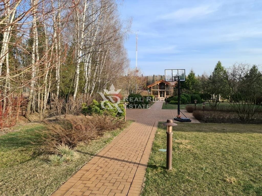 2-этажный коттедж 1 000 м² с отделкой