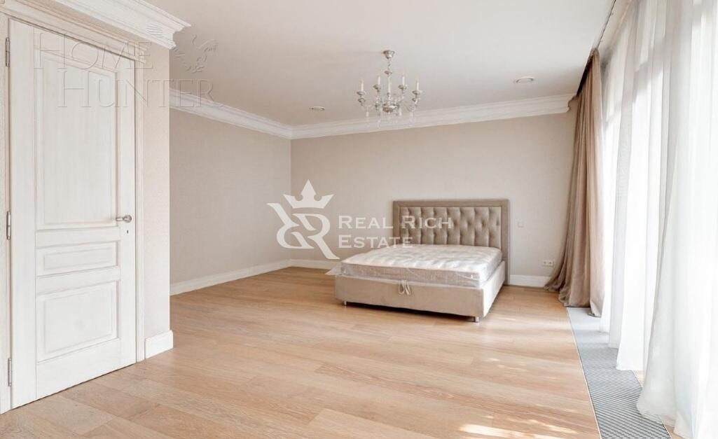 3-этажный таунхаус 430 м² с отделкой