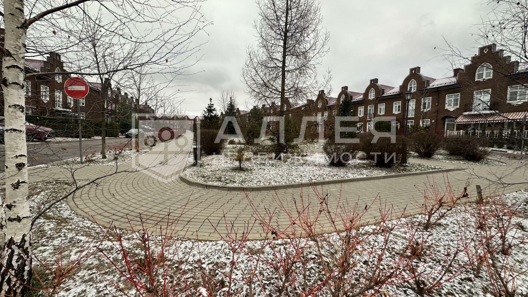 3-этажный таунхаус 180 м² с отделкой