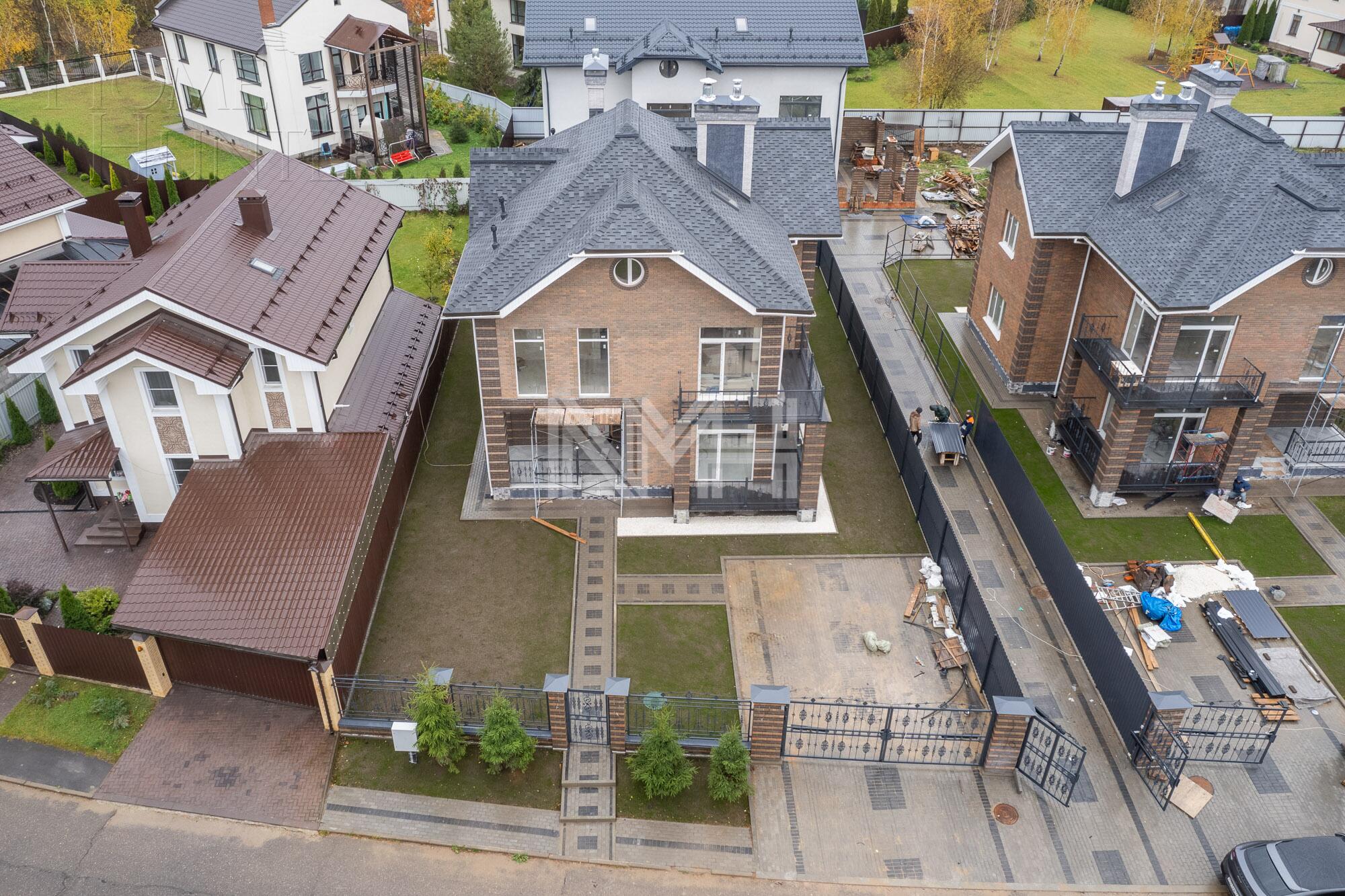 2-этажный коттедж 313 м² без отделки