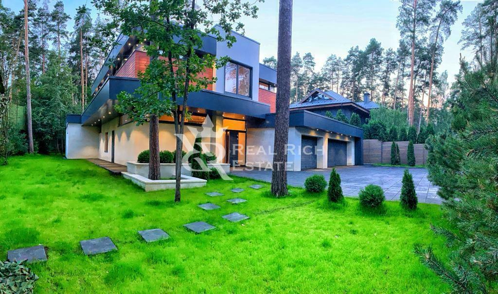 2-этажный коттедж 600 м² с отделкой