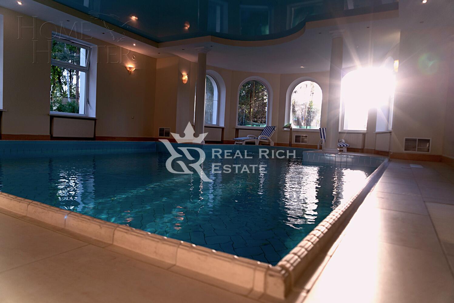 2-этажный коттедж 1 550 м² без отделки