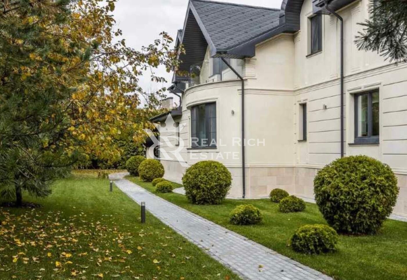 2-этажный коттедж 1 130 м² с отделкой