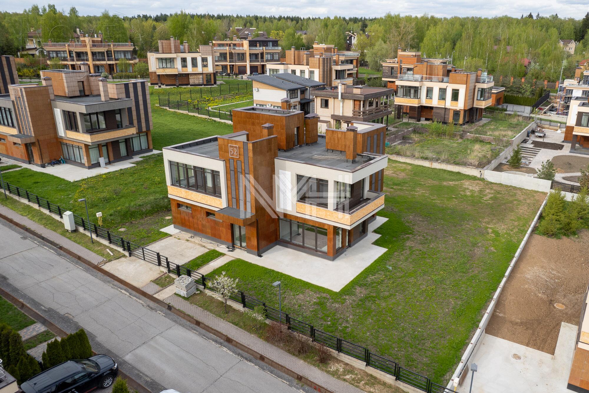 3-этажный коттедж 280 м² с отделкой