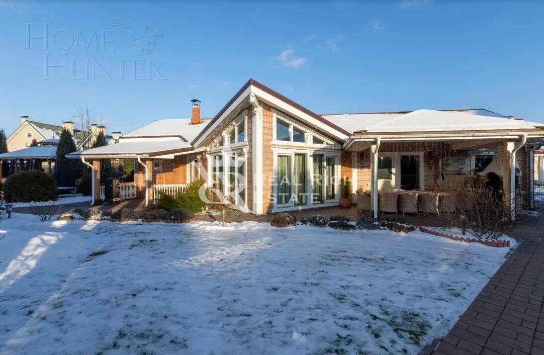 3-этажный коттедж 700 м² с отделкой