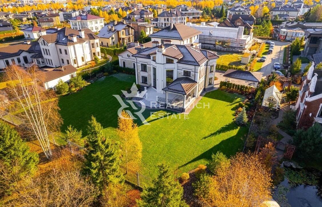 2-этажный коттедж 800 м² с отделкой