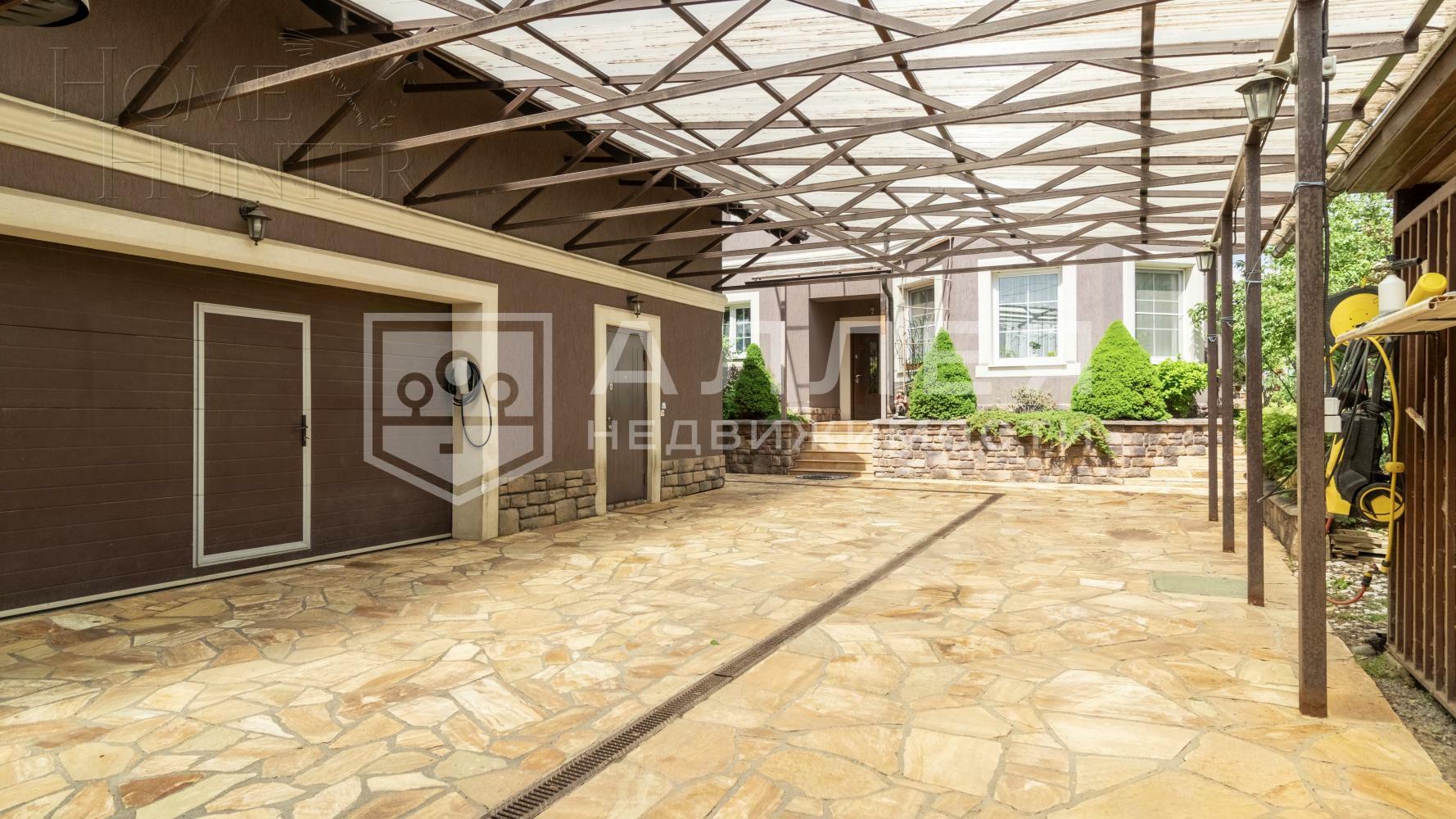 3-этажный коттедж 360 м² без отделки