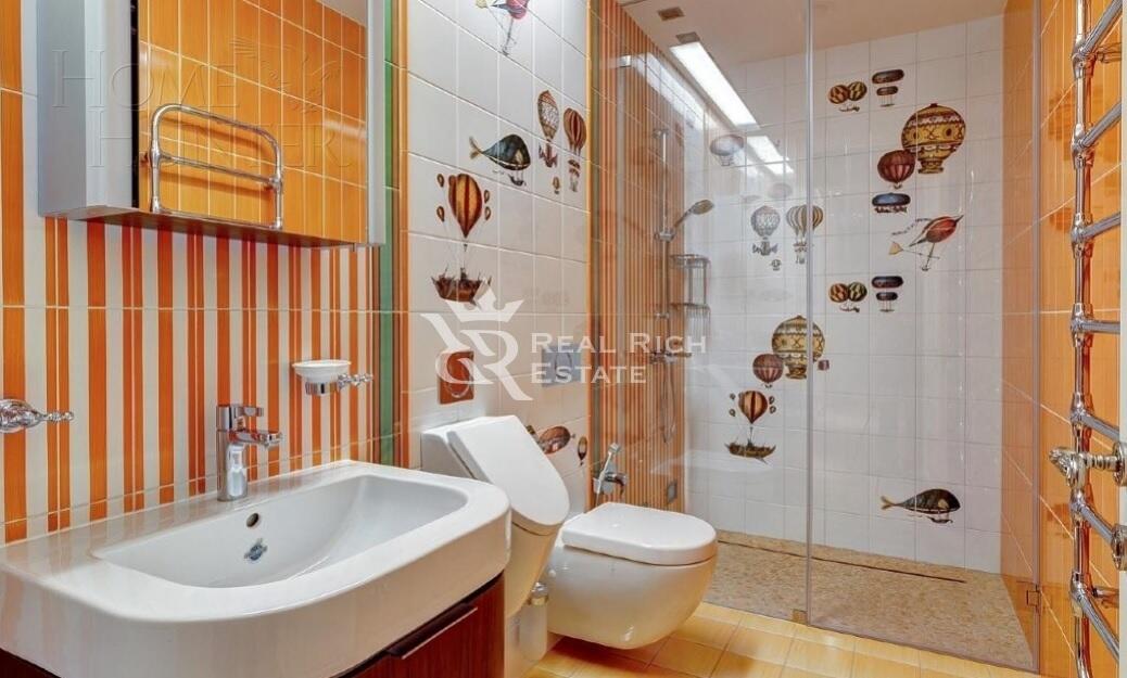 3-этажный таунхаус 340 м² с отделкой