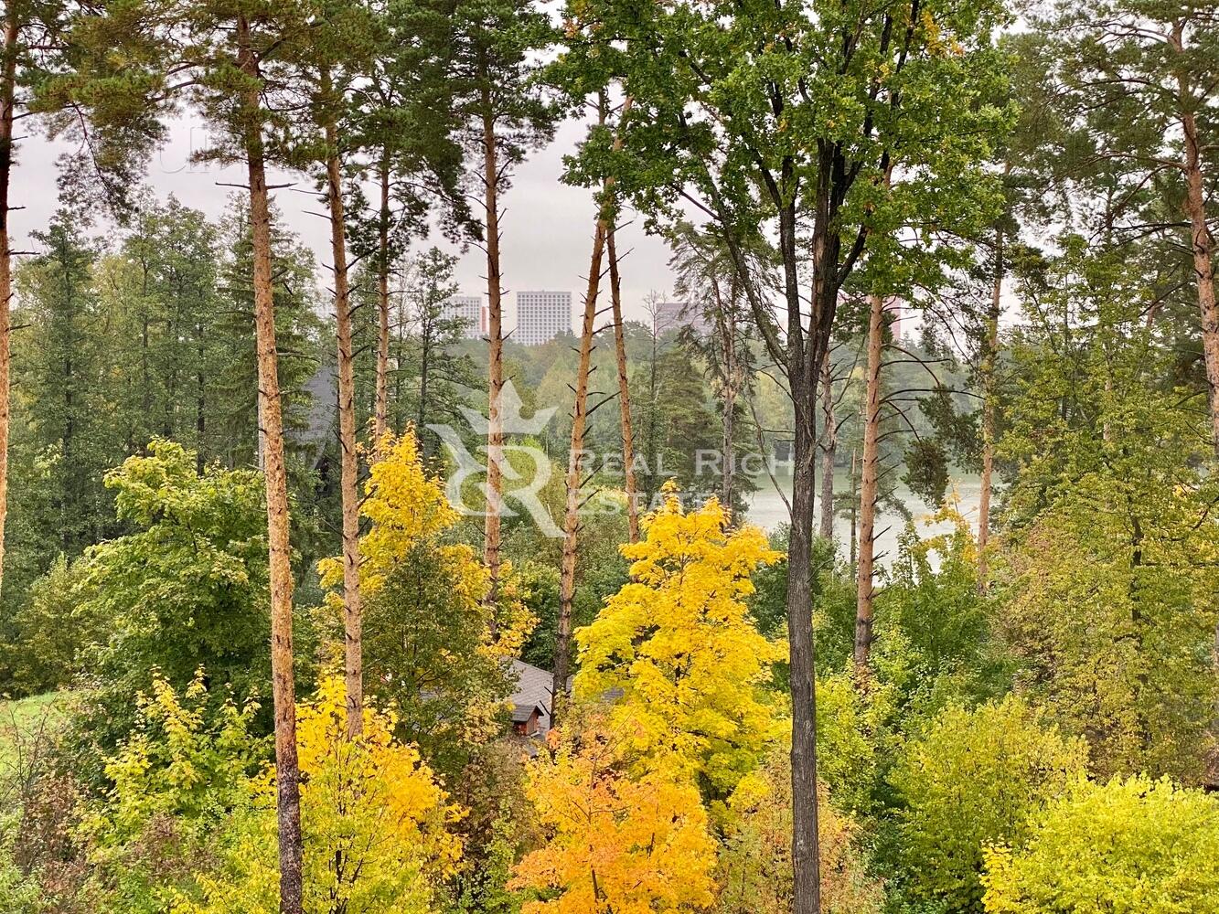 3-этажный коттедж 697 м² с отделкой