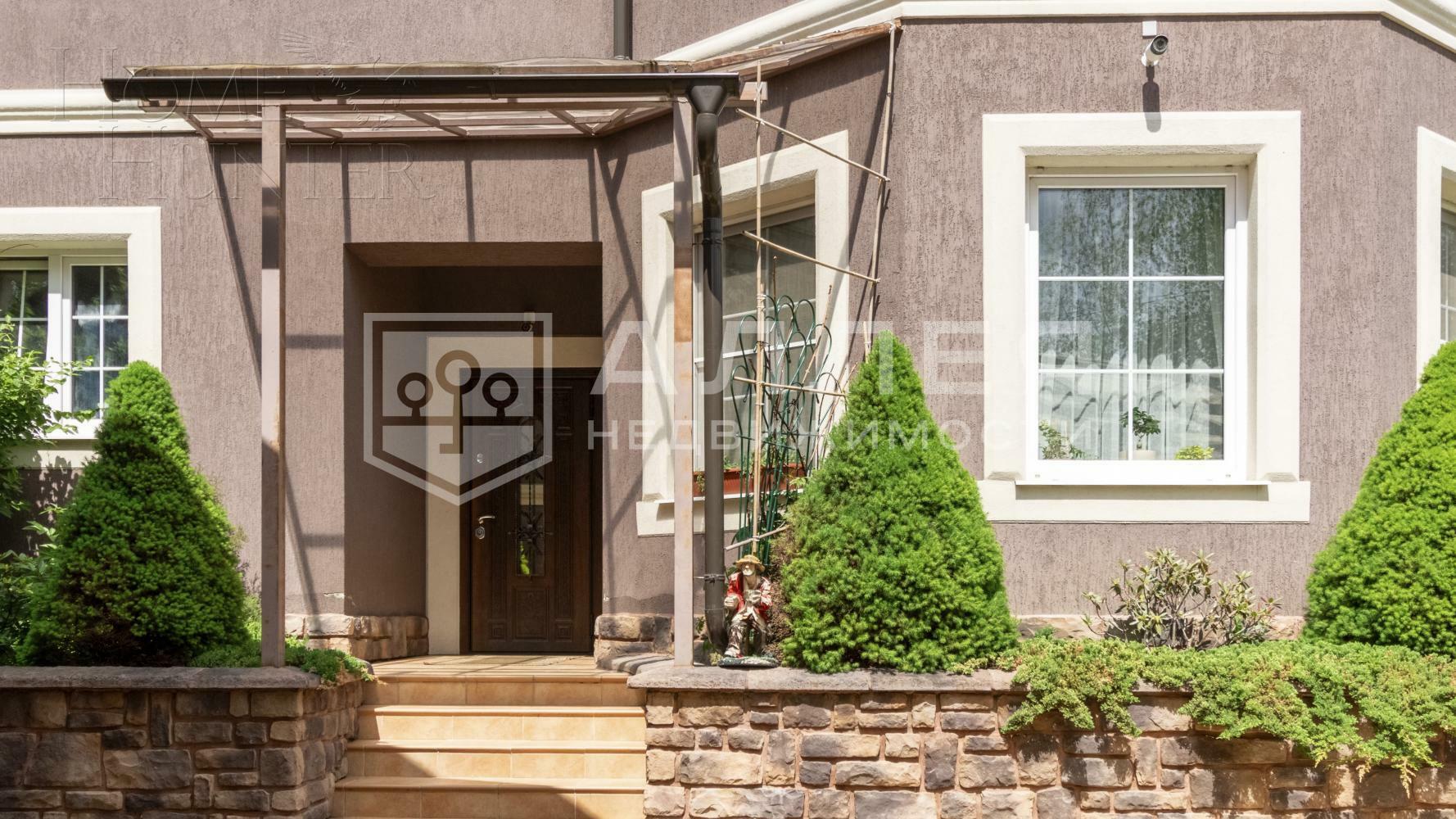 3-этажный коттедж 360 м² без отделки